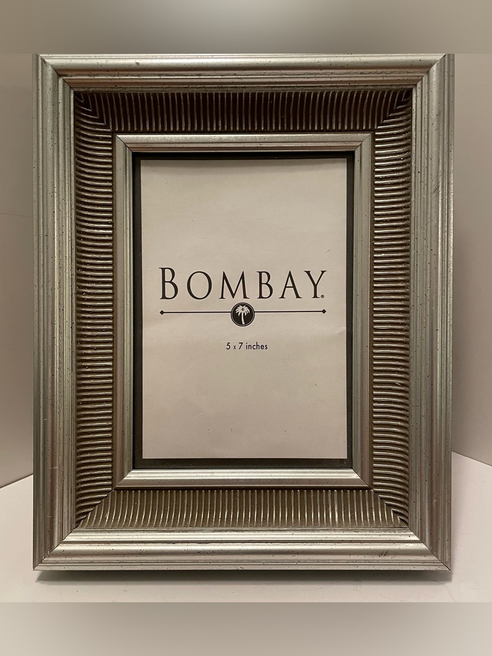 Vntg Bombay 5x7 Wood Photo Frame Fluted Silver Easel Back Wall Or Tabletop